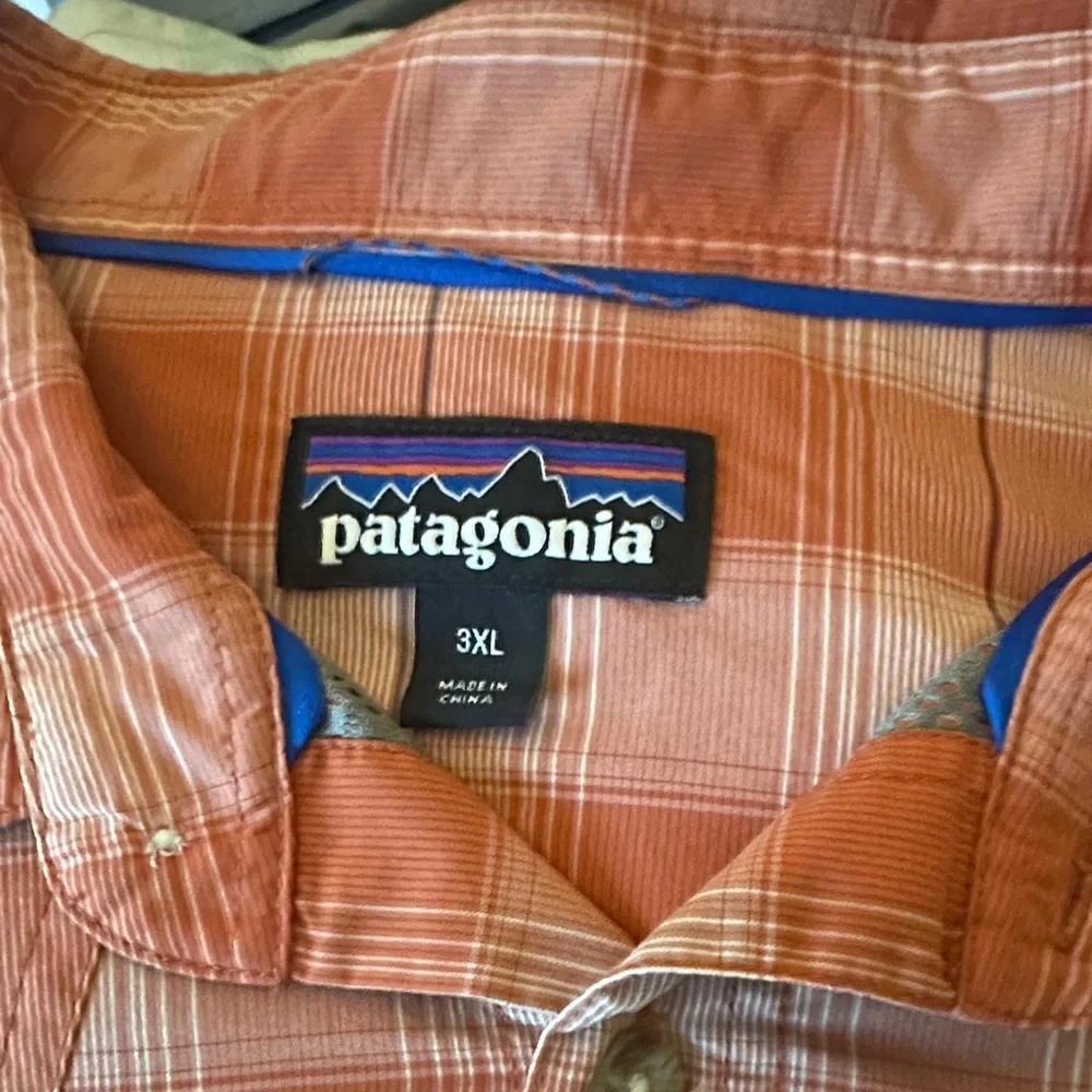 Patagonia Men's Casual Button Down Shirts - Coral and Mint - Picture 7 of 7